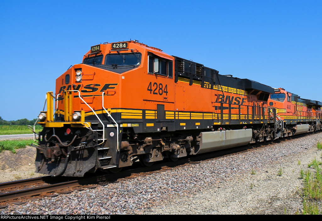 BNSF 4284